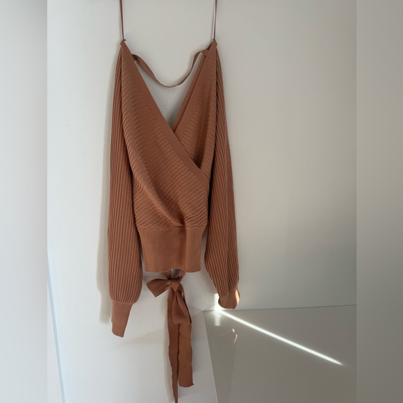 Off the shoulder tie around sweater Medium - Picture 5 of 5